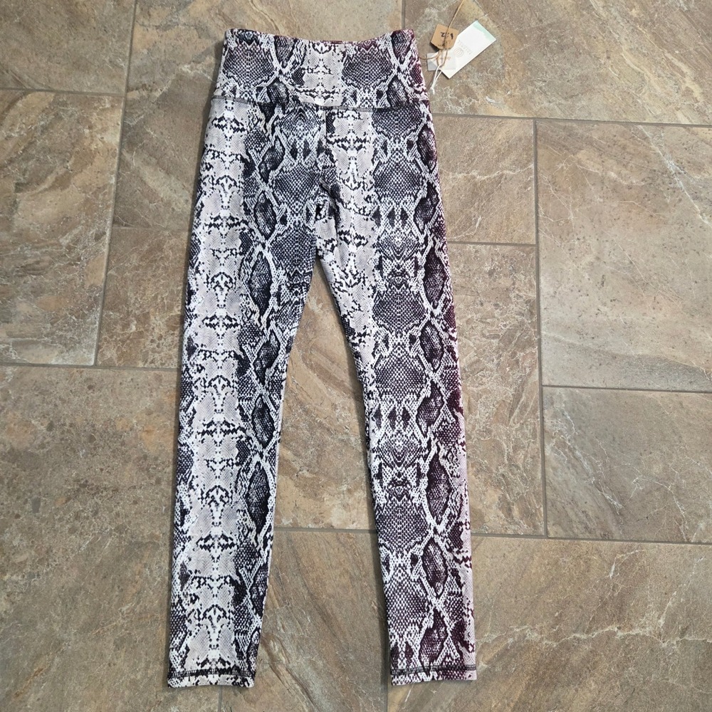 Balance Collection Womens Snakeskin Leggings Black New Snakes BLL1393T Small NWT